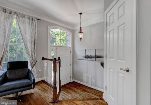 3822 Elmwood Towne Way, Alexandria VA  22303-1161 exterior