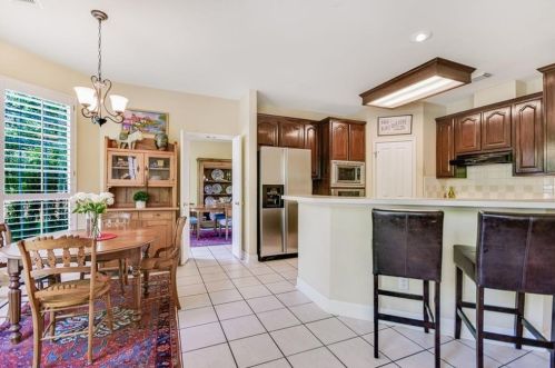 3900 Dominion Cv, Austin TX 78759-7300 exterior