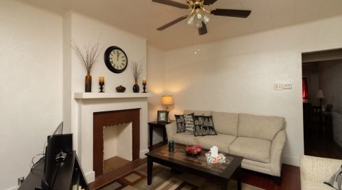 4208 Calvin St, Pittsburgh, PA 15201-1117