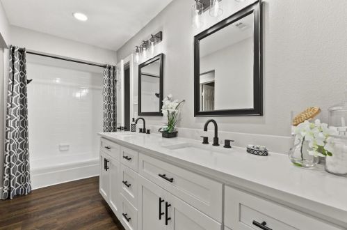 11032 Carissa Dr, Dallas TX  75218-1366 exterior