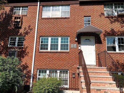 332 College Dr, Edison NJ  08817-5925 exterior