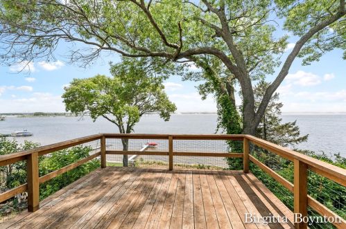 1661 Ruddiman Dr, Meskegon MI 49445-3041 exterior