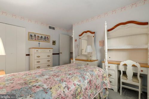 486 Mainview Ct, Glen Burnie MD 21061-6119 exterior