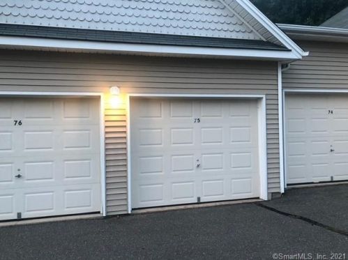 75 Florence Way, Farmington CT 06032-3438 exterior