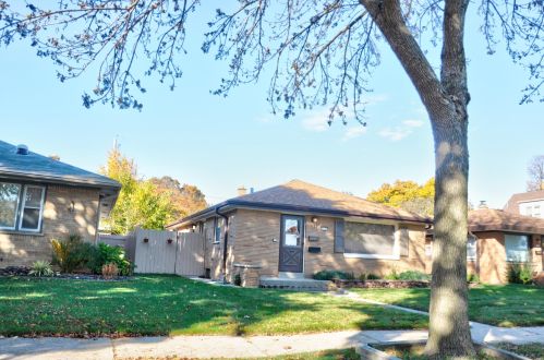 5047 66th St, Milwaukee, WI 53220-4505