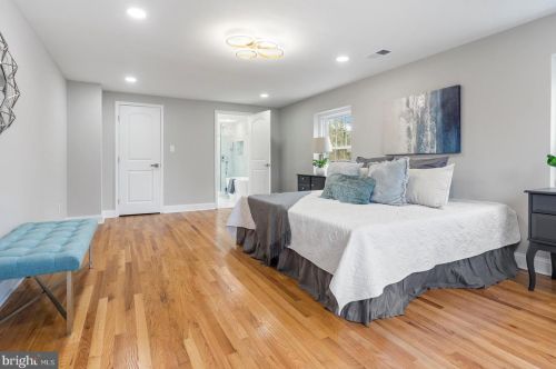 8916 Copenhaver Dr, Rockville MD  20854-3009 exterior