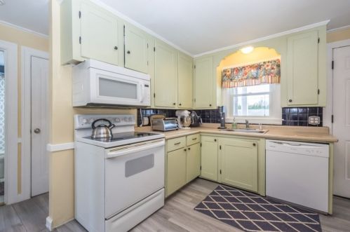 2 Ontario St, Worcester MA 01606-1873 exterior