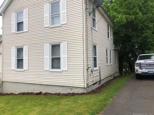 33 Sunrise Ave, New Britain CT  06051-2120 exterior
