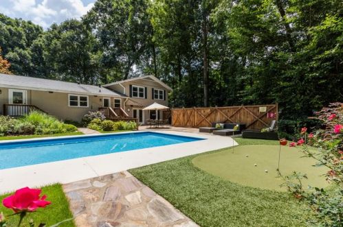 4094 Candler Lake Ct, Atlanta GA  30319-1728 exterior