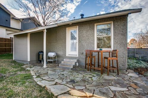 8650 Daytonia Ave, Dallas TX 75218-4115 exterior