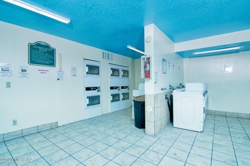 455 Kelso St, Tucson AZ  85705-4768 exterior