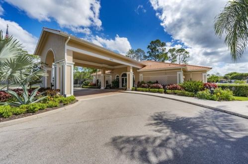 5040 Cedar Springs Dr, Naples FL 34110-2325 exterior