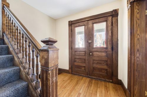 54 Crystal Ave, Springfield MA 01108-1722 exterior