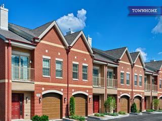 1 Elm Creek Dr, Elmhurst IL  60126-5207 exterior