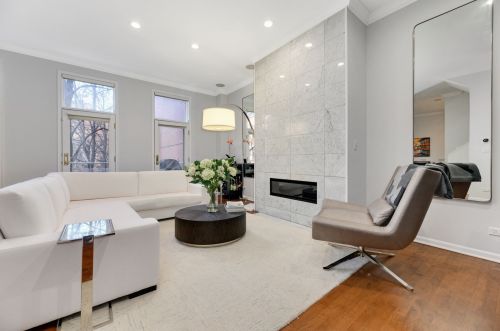 499 Canal St, Chicago IL  60654-8800 exterior