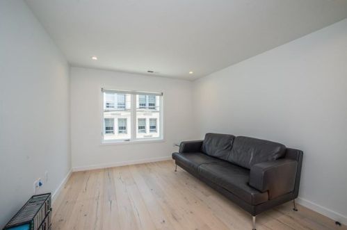 216 39 St, Pittsburgh PA 15201-1810 exterior