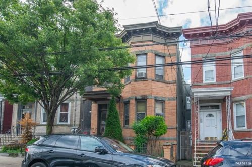 71 46th St, Union City, NJ 07086-7160