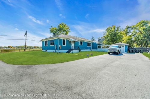 7 Applegate Ln, Plumsted Township NJ 08533-1303 exterior