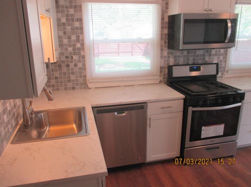 5330 27th St, Milwaukee WI  53221-3724 exterior