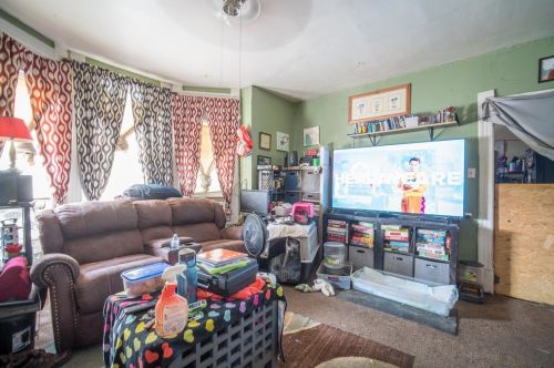 1435 Walker St, Milwaukee WI 53204-2142 exterior