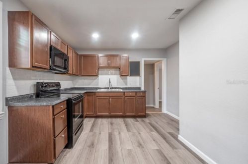 1806 Comanche Ave, Tampa FL  33610-8224 exterior