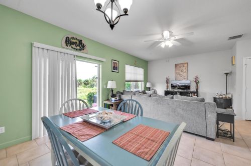 2534 Creekside Dr, Fort Pierce FL  34981-5100 exterior