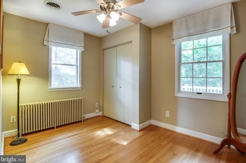 4 Argyle St, Rockville MD 20850-4417 exterior