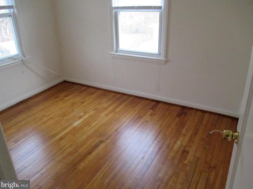 5936 Monticello Rd, Alexandria VA  22303-2216 exterior