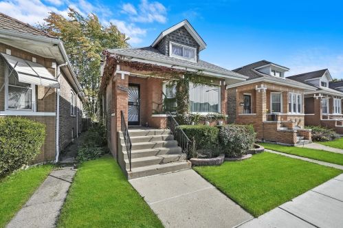 7235 Washtenaw Ave, Chicago IL  60645-1435 exterior