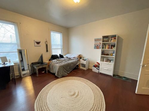 3221 Niagara St, Pittsburgh PA  15213-4221 exterior