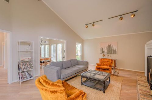 12137 Cross Creek Dr, Dallas TX  75243-4601 exterior