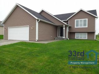 5557 King Arthur Rd, Rochester MN  55901-2577 exterior