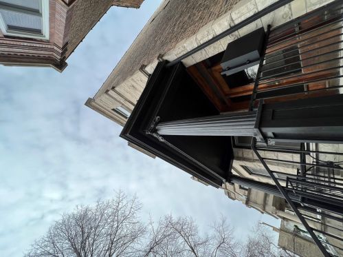 1334 Cornelia Ave, Chicago IL 60618-6035 exterior