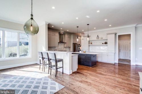 6801 Dillon Ave, Mc Lean VA  22101-4435 exterior