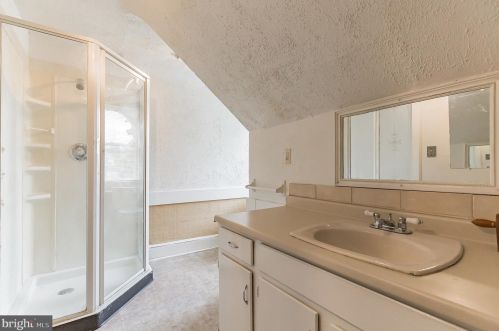 834 Berkeley Ave, Trenton NJ 08618-5320 exterior