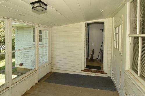 14 Meadow Rd, Windsor CT  06095-4617 exterior