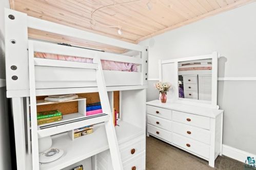 44 Faribault St, Duluth MN 55803-1733 exterior