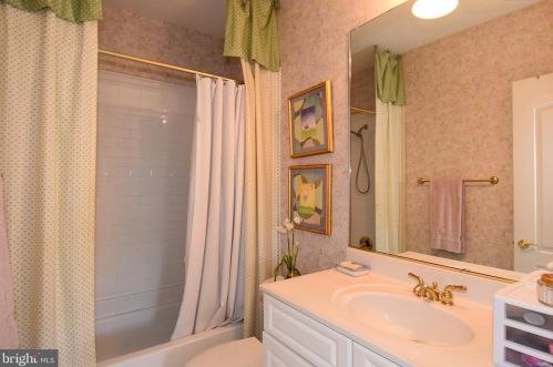 11300 Glen Rd, Rockville MD 20854-1849 exterior