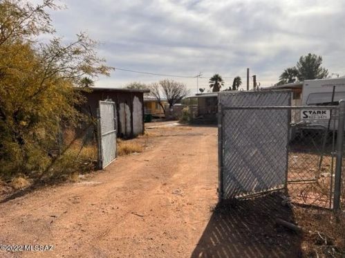 2752 Milton Rd, Tucson, AZ 85746-3858