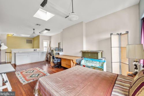 1129 Christian St, Philadelphia PA 19147-3710 exterior