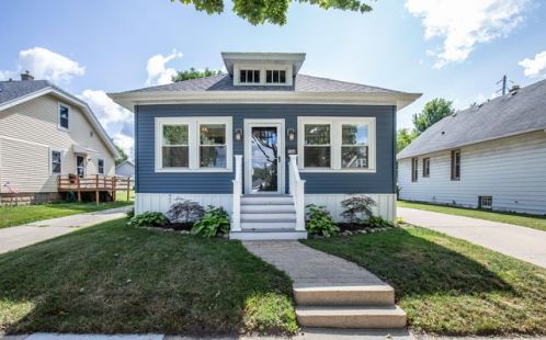 536 61st St, Milwaukee, WI 53213-4166