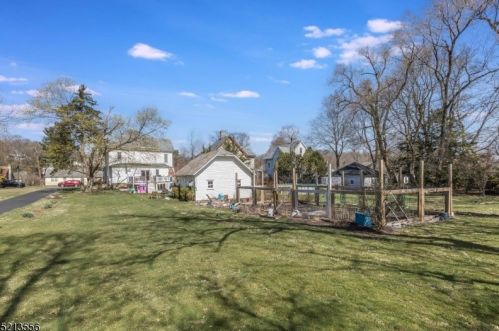 8 Franklin St, Fredon NJ 07860-1604 exterior