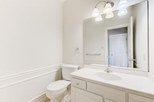 915 Delvin Dr, Saint Louis MO 63141-8830 exterior