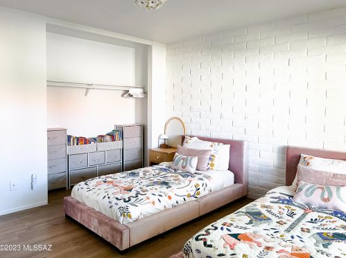 5694 Camino De La Noche, Tucson AZ  85718-4421 exterior