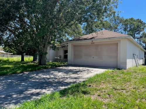333 Curtis St, Fort Pierce, FL 34983-1630