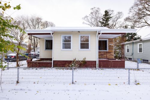 2123 Bourdon St, Meskegon, MI 49441-1626