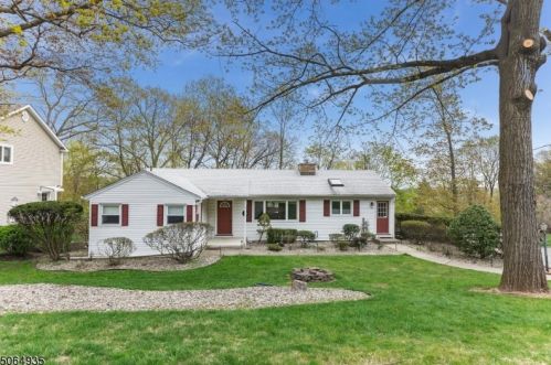 160 Degray St, Paterson, NJ 07508-2522