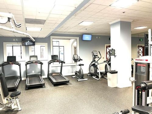 799 Hammond Dr, Atlanta GA 30328-6114 exterior