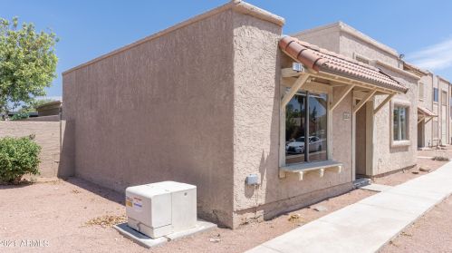8216 32nd Ave, Phoenix AZ  85051-6022 exterior