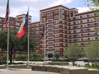 1409 Lamar St, Dallas TX  75215-1812 exterior